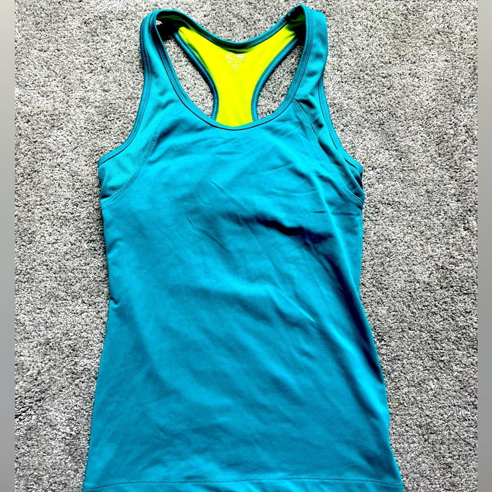Racerback workout too / bra